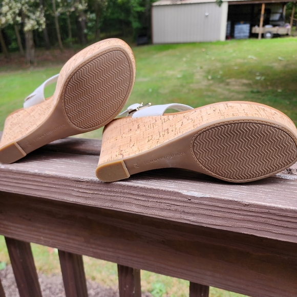 Tommy Hilfiger Wedge Sandals 7M - Picture 6 of 9